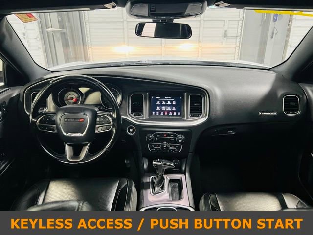 Used 2020 Dodge Charger SXT w/ Leather Interior Group RWD image 3