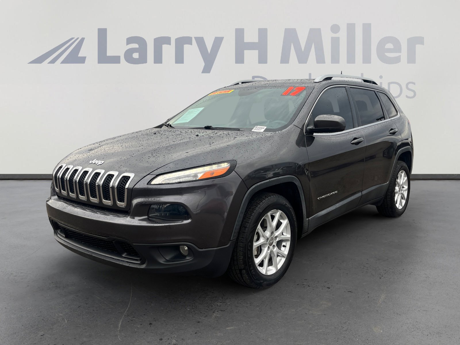 Used 2017 Jeep Cherokee Latitude w/ Safety/Convenience Group