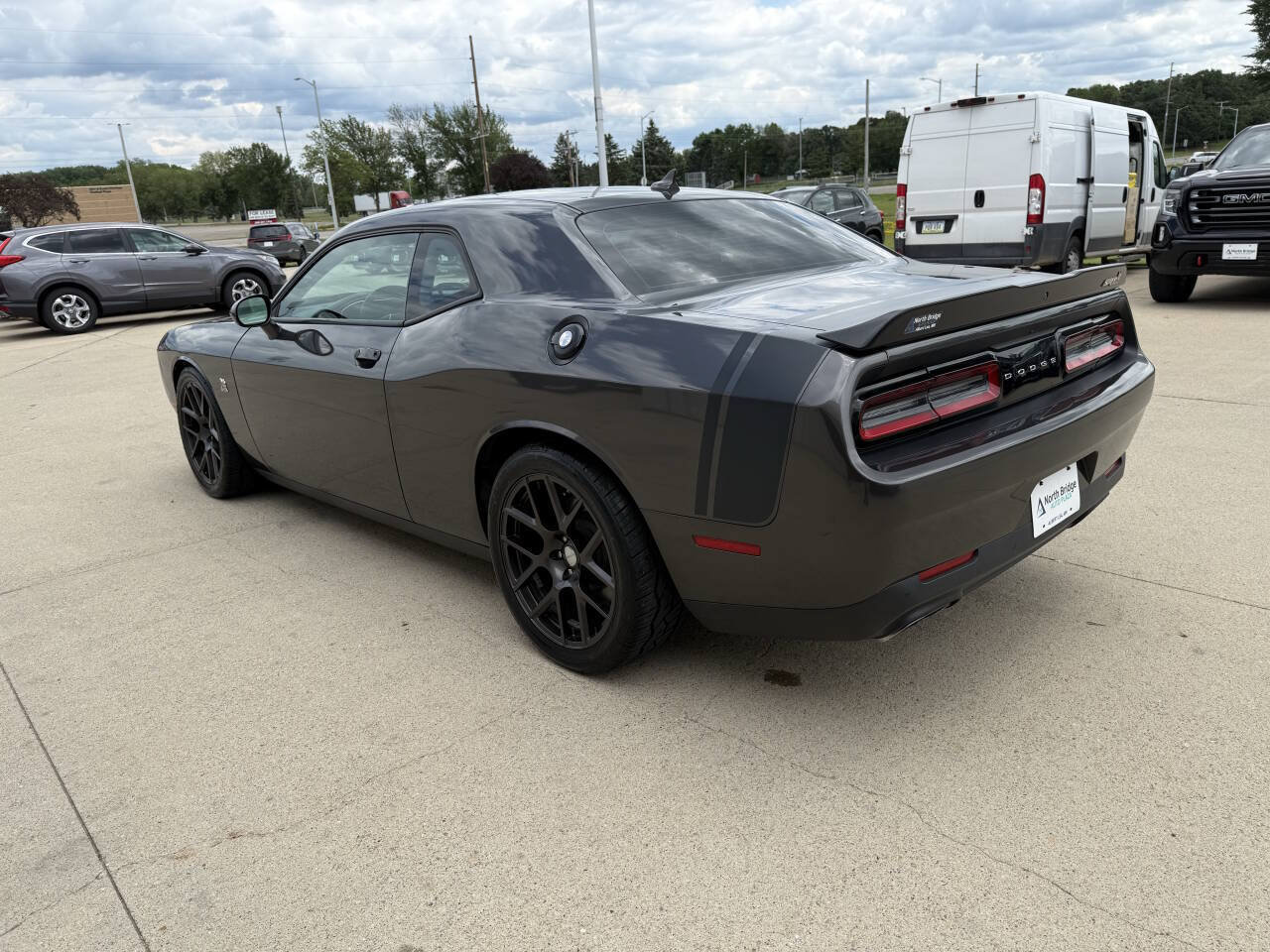 Used 2016 Dodge Challenger R/T Scat Pack w/ Leather Interior Group RWD image 3
