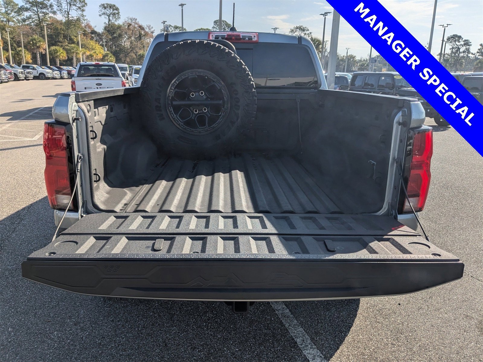 Used 2024 Chevrolet Colorado ZR2 w/ ZR2 Bison Edition image 13