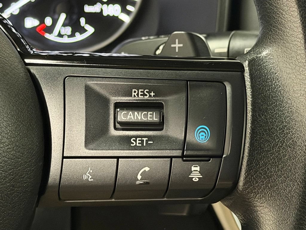 Used 2023 Nissan Rogue SV AWD/4WD image 34