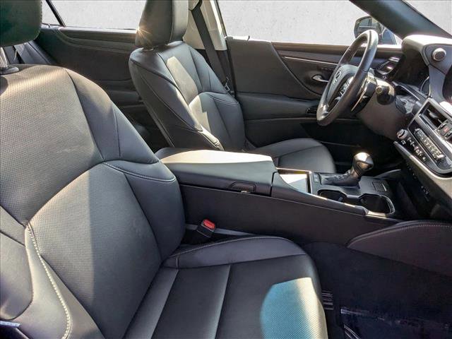 Certified 2025 Lexus ES 300h w/ Premium Package image 20