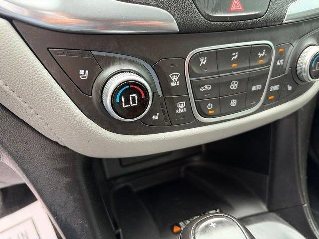 Used 2019 Chevrolet Equinox Premier w/ Premier True North Edition AWD/4WD image 25