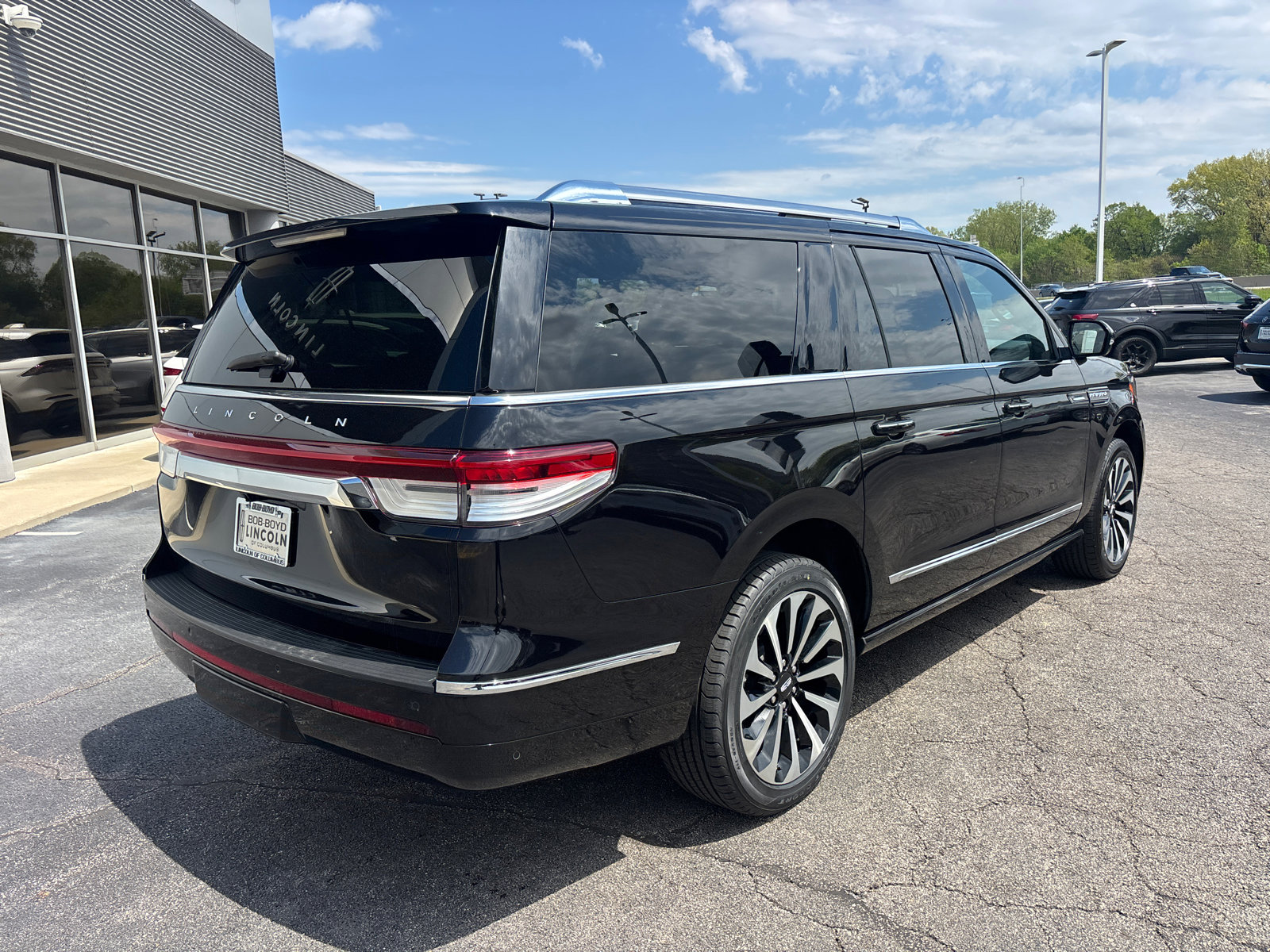 Certified 2024 Lincoln Navigator L Reserve AWD/4WD image 7
