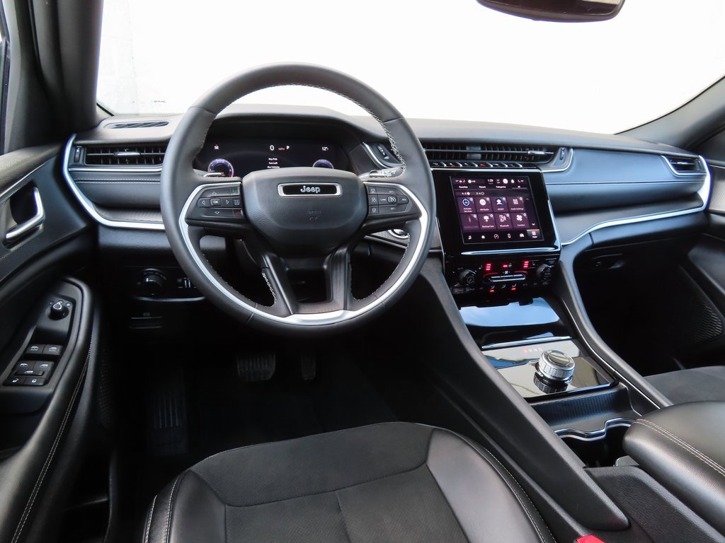 Certified 2024 Jeep Grand Cherokee Altitude image 4