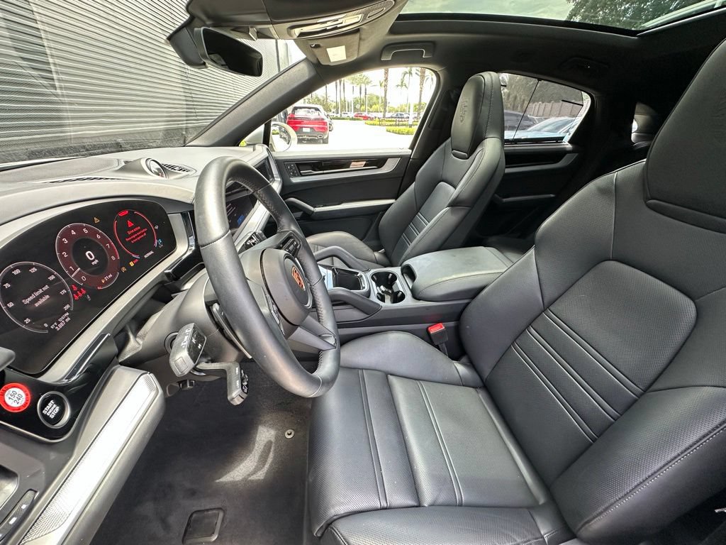 Certified 2026 Porsche Cayenne S AWD/4WD image 5