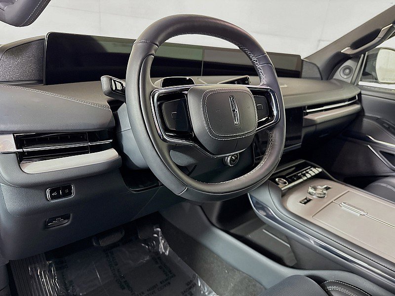 New 2025 Lincoln Navigator L Reserve w/ Jet Appearance Package image 9