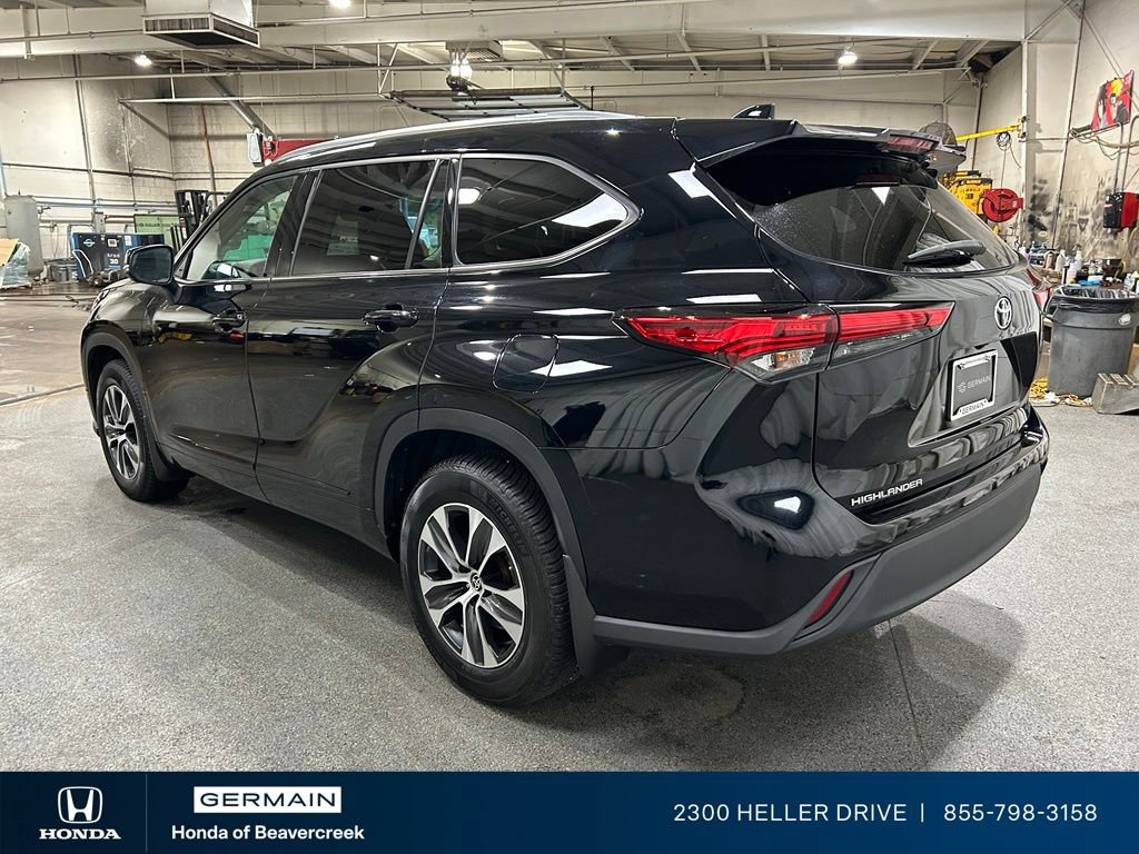 Used 2020 Toyota Highlander XLE AWD/4WD image 6
