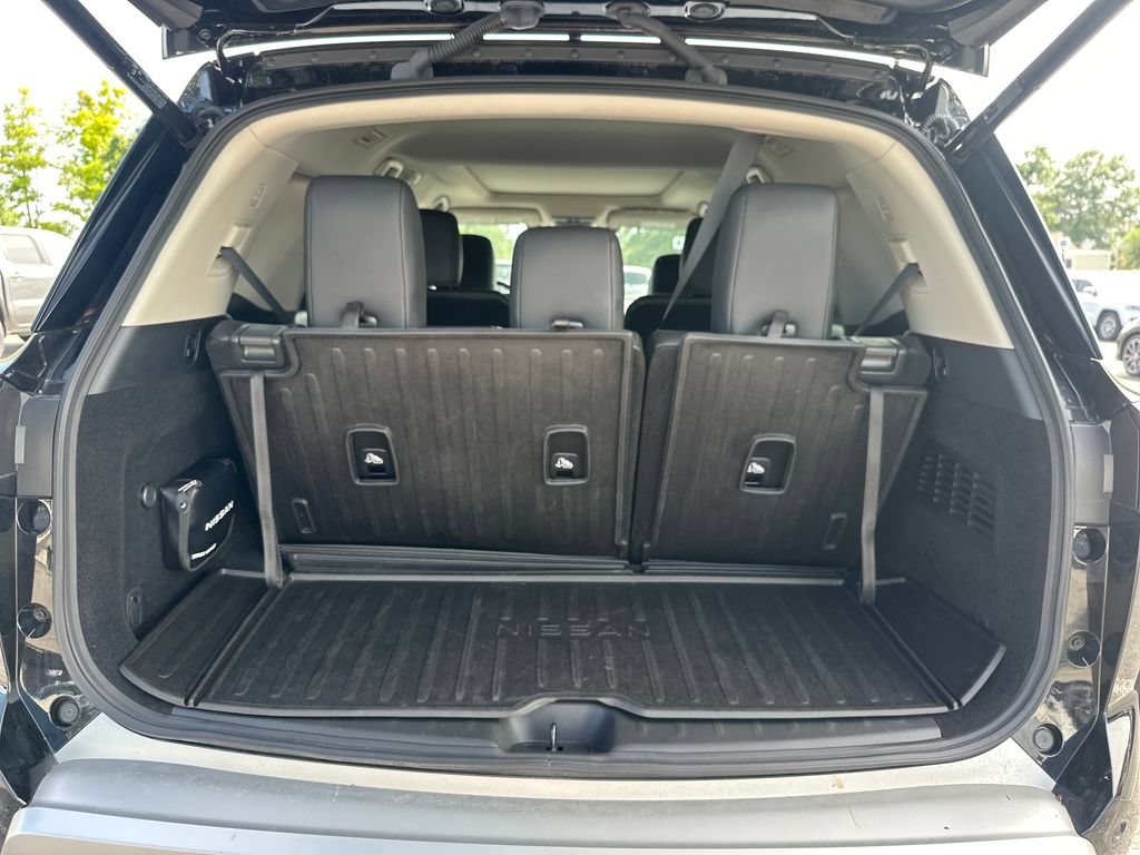 Used 2025 Nissan Pathfinder SL w/ SL Premium Package FWD image 29