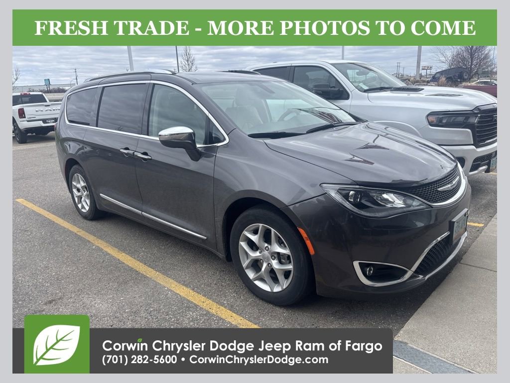 Used 2019 Chrysler Pacifica Limited FWD image 1