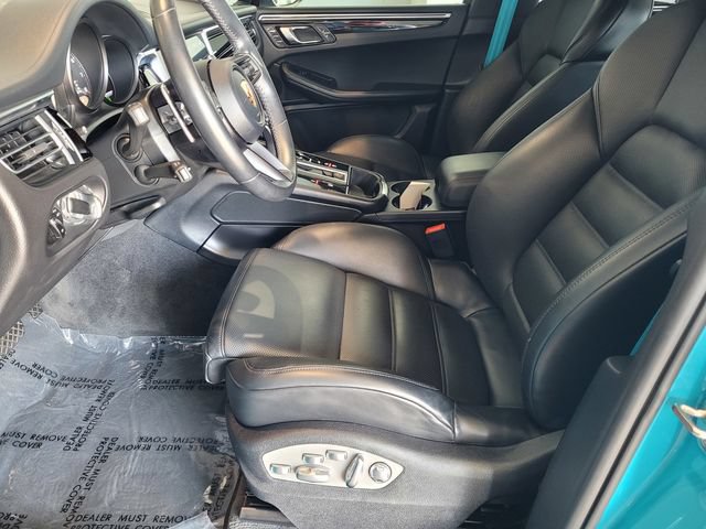Used 2023 Porsche Macan Turbo AWD/4WD image 17