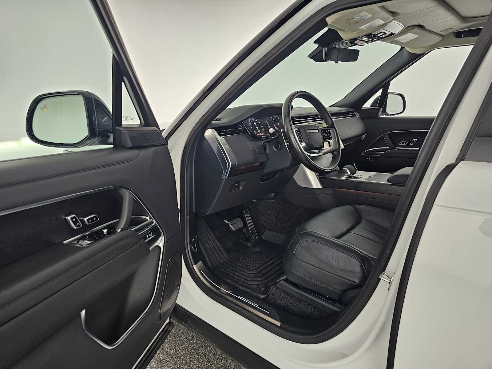 Used 2024 Land Rover Range Rover Autobiography AWD/4WD image 19