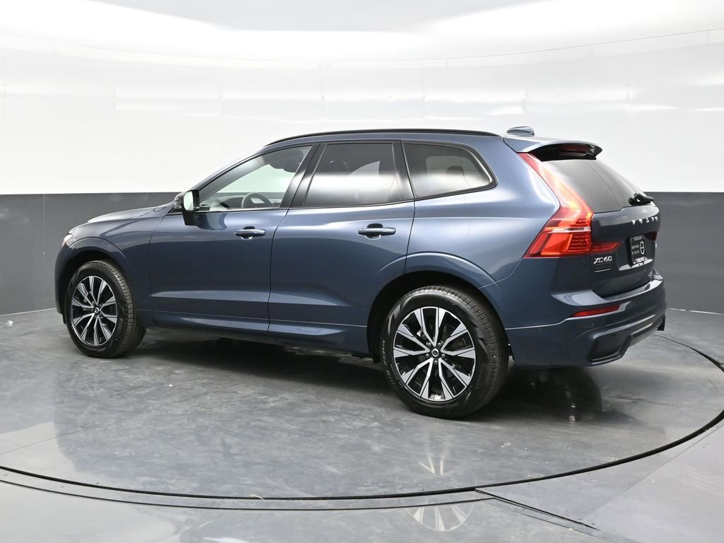 Used 2025 Volvo XC60 B5 Plus AWD/4WD image 4