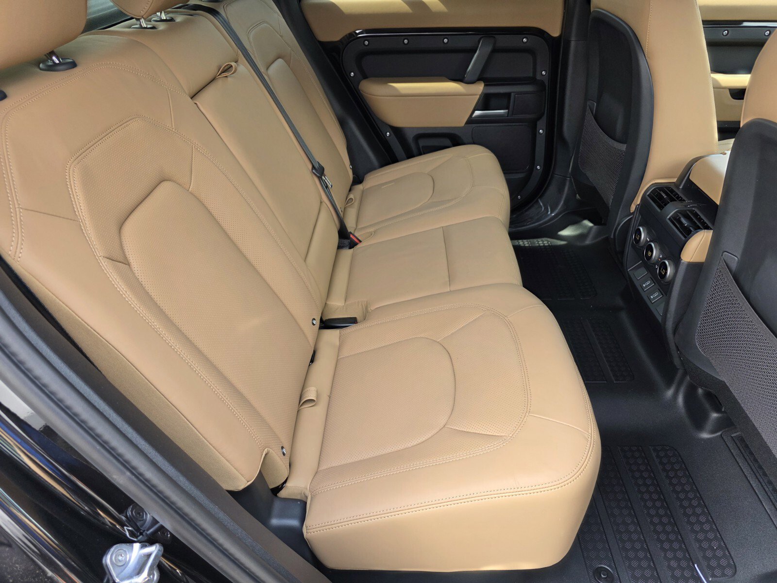 New 2026 Land Rover Defender 110 X-Dynamic SE AWD/4WD image 5