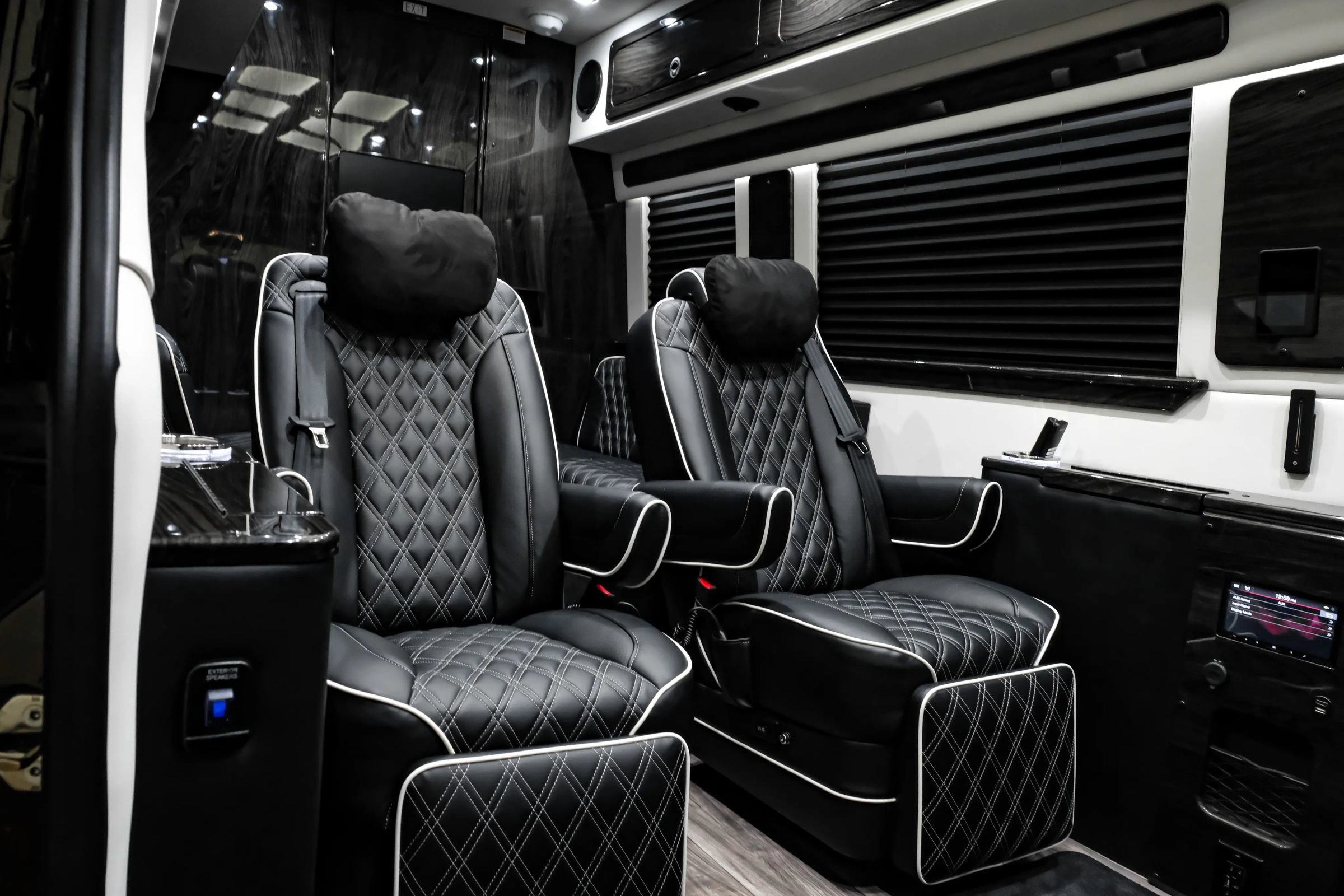 Used 2024 Mercedes-Benz Sprinter 3500 image 36