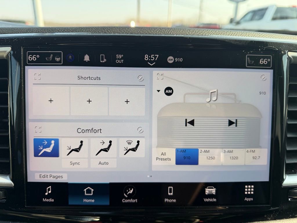 Used 2023 Chrysler Pacifica Touring-L image 33