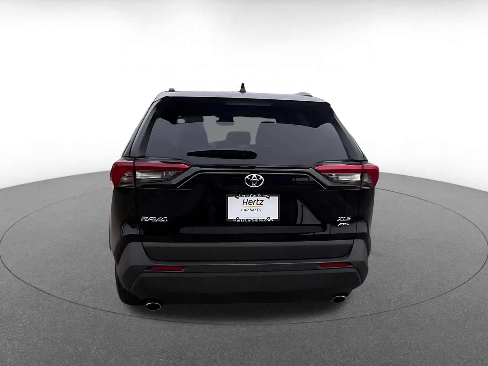 Used 2025 Toyota RAV4 XLE image 12