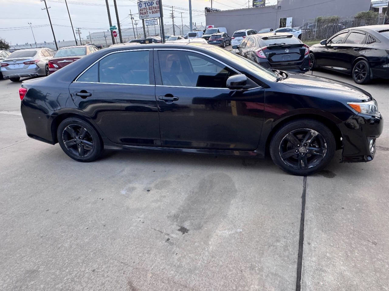 Used 2013 Toyota Camry SE image 4