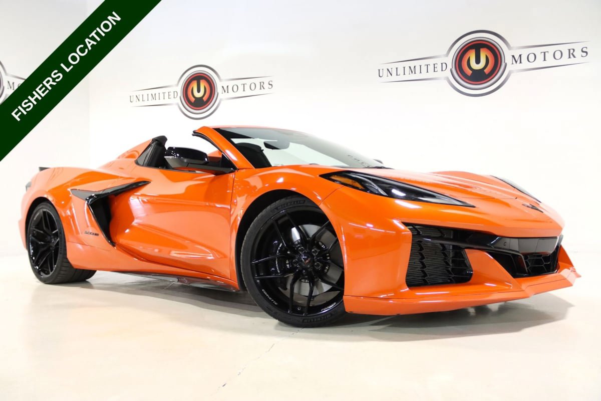 Used 2025 Chevrolet Corvette Z06 RWD image 1