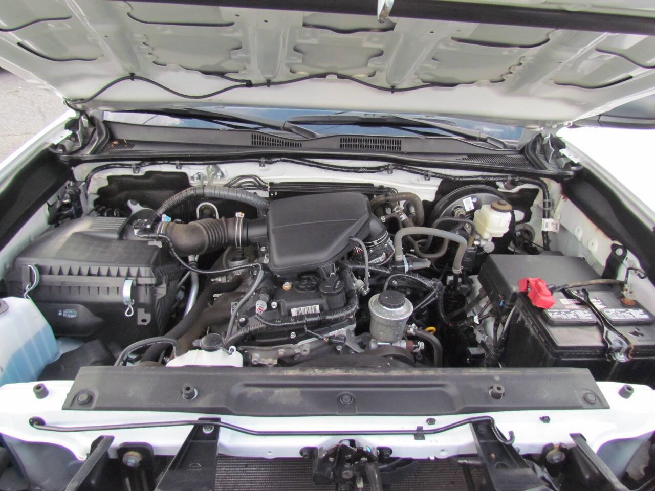 Used 2020 Toyota Tacoma SR image 21
