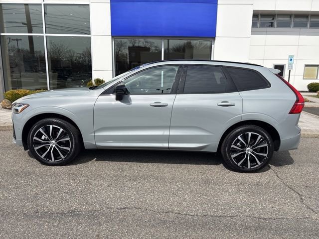 Used 2025 Volvo XC60 B5 Plus AWD/4WD image 2