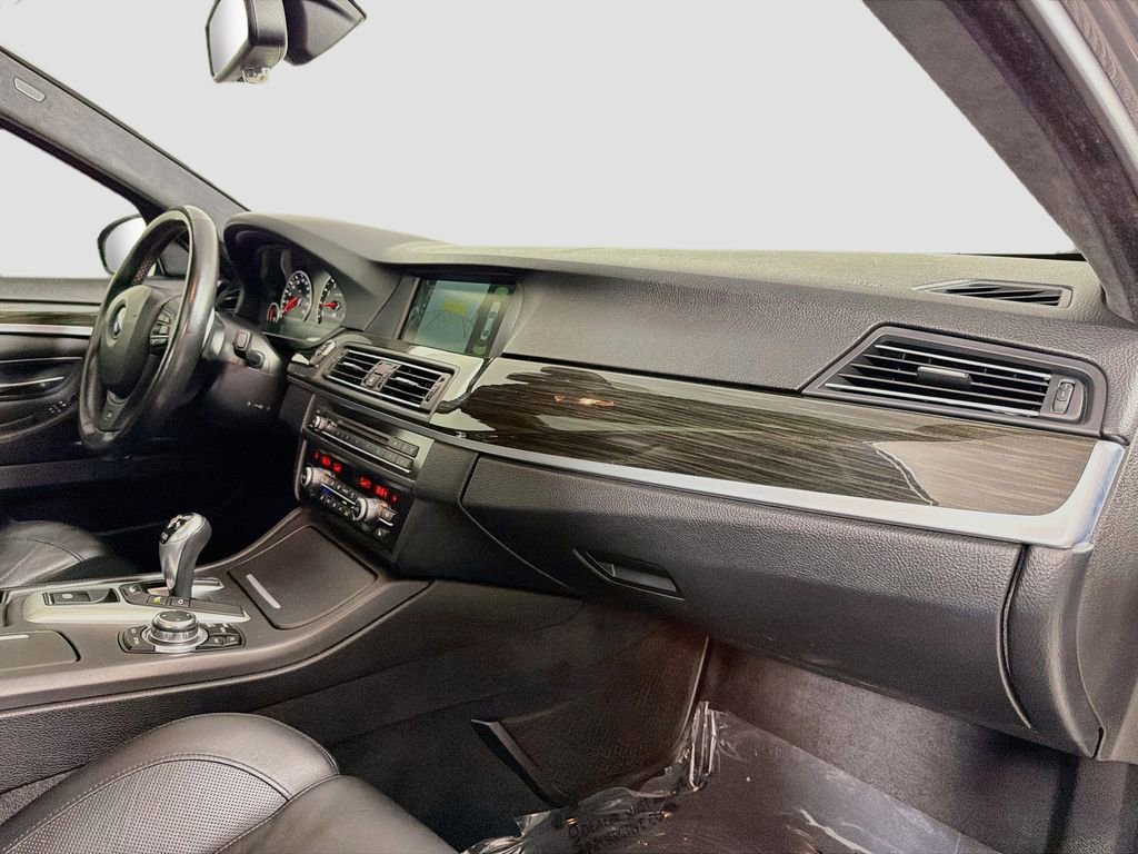 Used 2013 BMW M5 RWD image 30