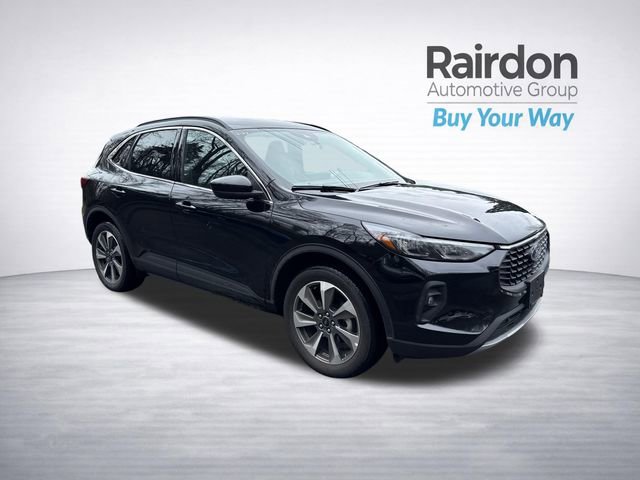 Used 2025 Ford Escape Platinum image 35