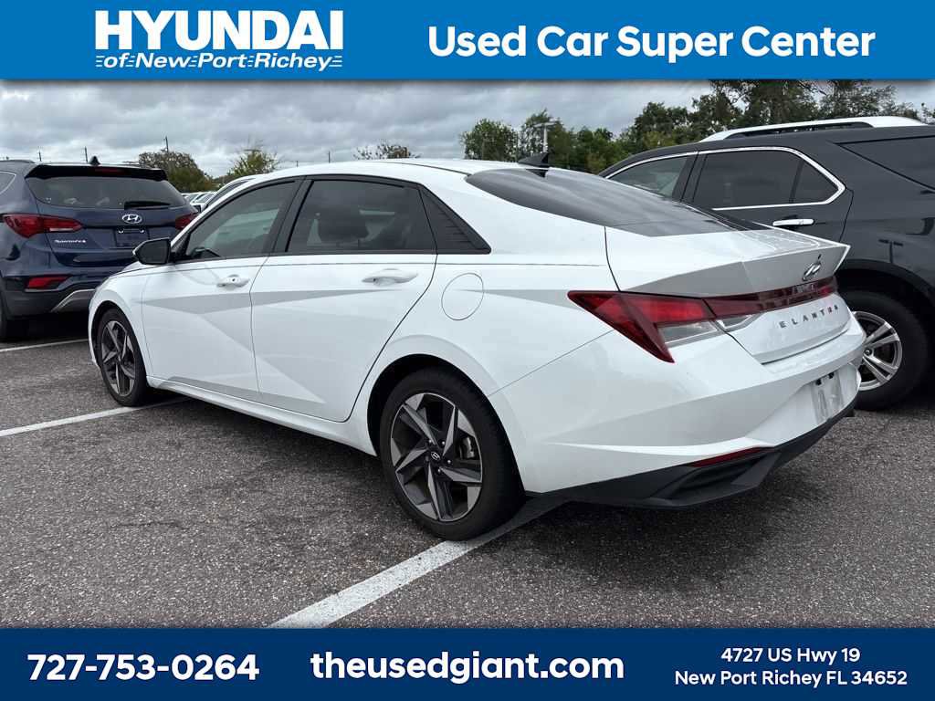Used 2023 Hyundai Elantra SEL w/ Convenience Package image 2