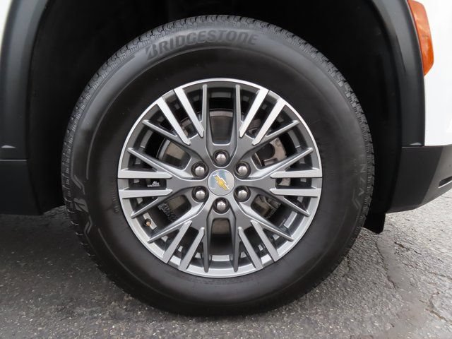 Used 2025 Chevrolet Traverse LT AWD/4WD image 9