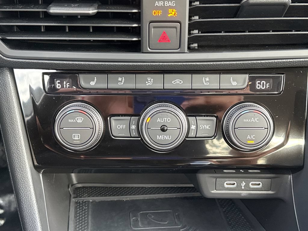 Used 2024 Volkswagen Jetta SEL FWD image 16