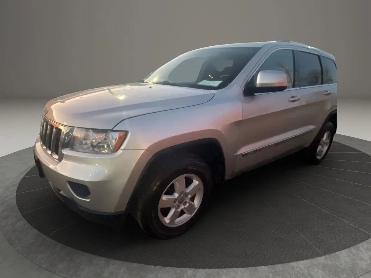 Used 2012 Jeep Grand Cherokee Laredo w/ Laredo E Group image 1