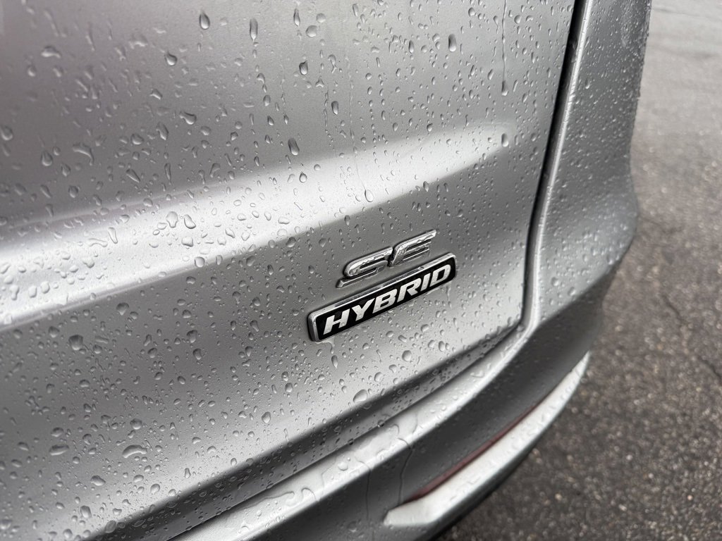 Used 2020 Ford Fusion SE image 11