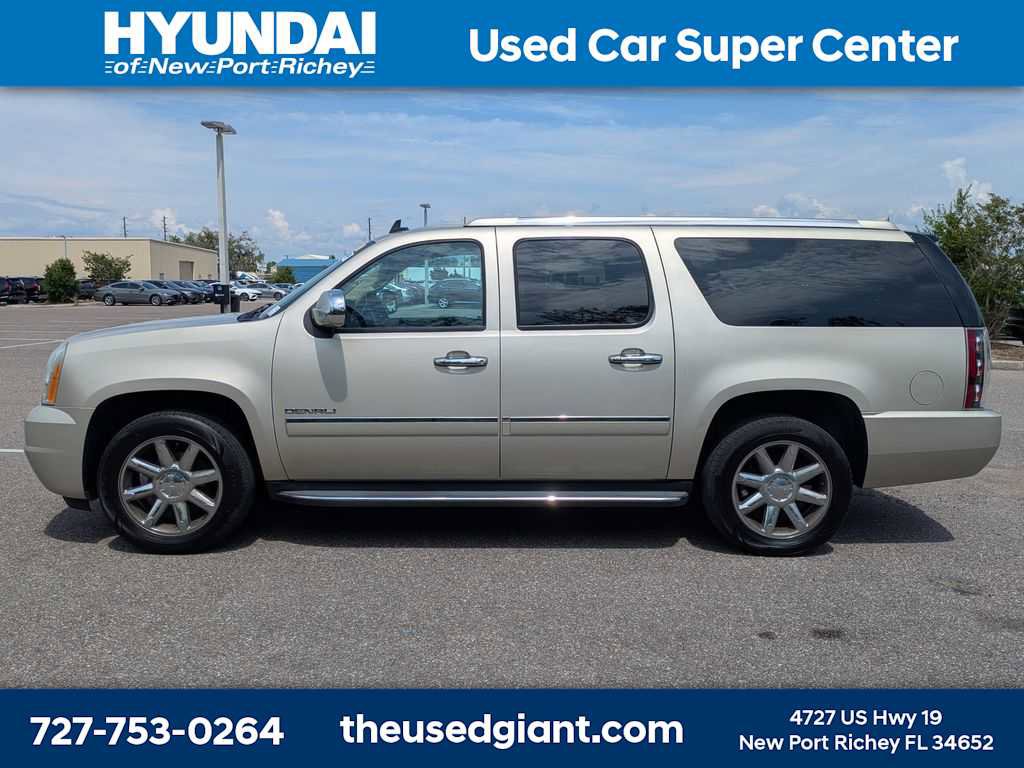Used 2013 GMC Yukon XL Denali RWD image 2