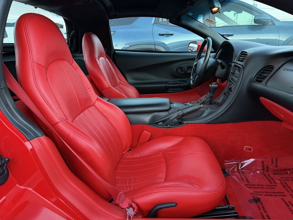 Used 2000 Chevrolet Corvette Coupe image 30