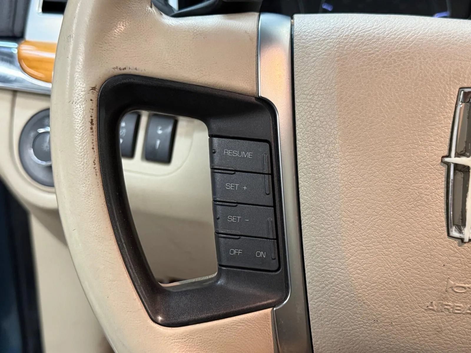 Used 2010 Lincoln MKS image 24