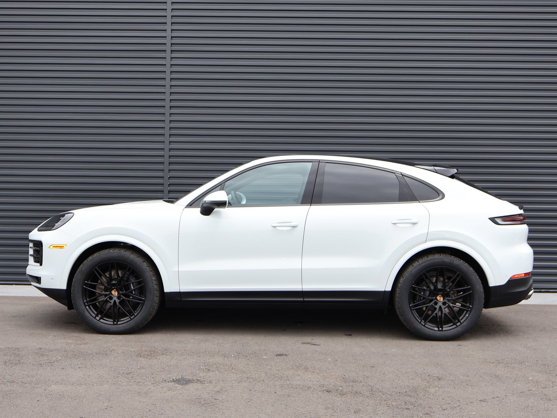 New 2026 Porsche Cayenne Coupe AWD/4WD image 2