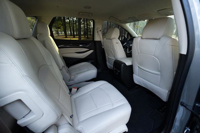 Used 2024 Buick Enclave Essence w/ Sport Touring Edition image 27