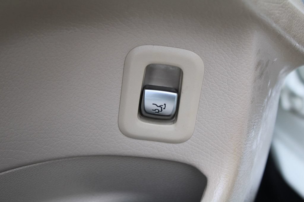 Used 2017 Mercedes-Benz GLC 300 image 28