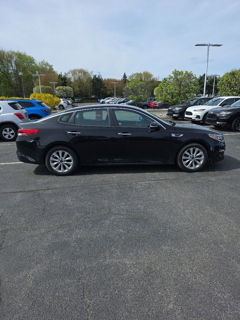 Used 2018 Kia Optima LX w/ 17" Alloy Wheels Package image 9