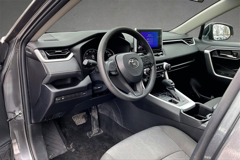 Used 2023 Toyota RAV4 XLE w/ Convenience Package image 17