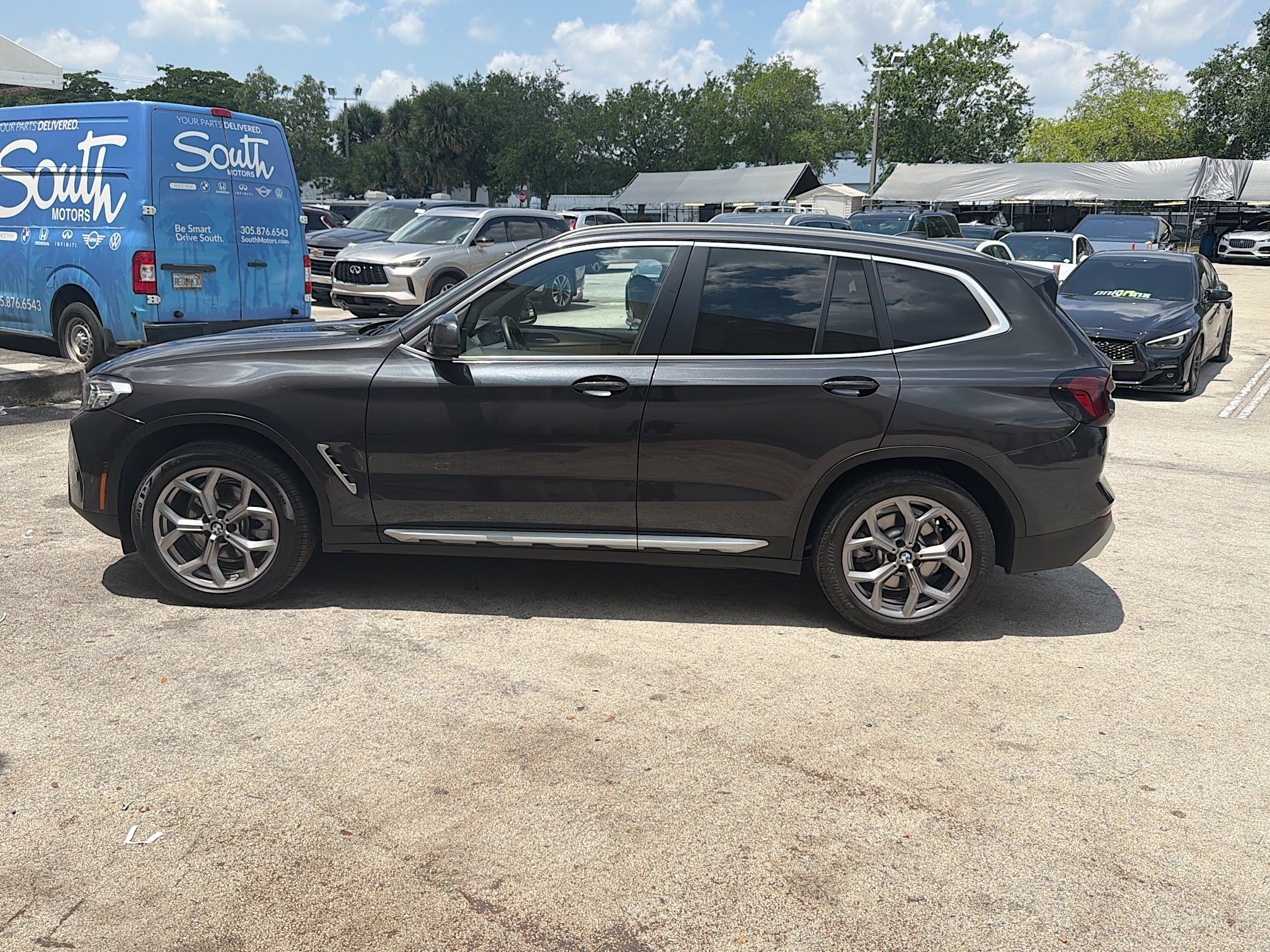 Used 2023 BMW X3 xDrive30i w/ Premium Package w/ZPA AWD/4WD image 4