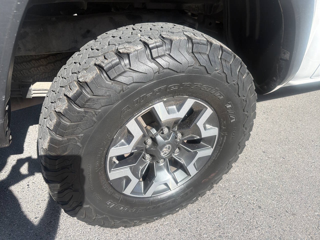 Used 2016 Toyota Tacoma TRD Off-Road w/ Towing Package RWD image 17