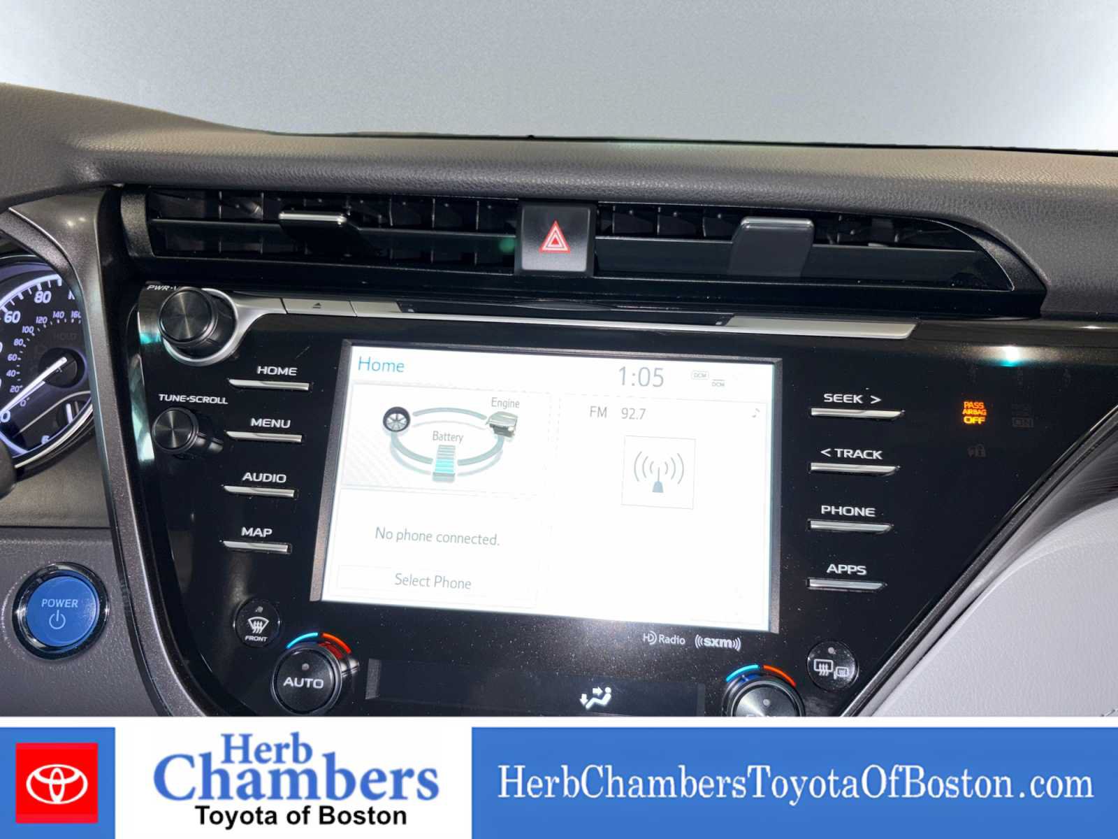 Used 2020 Toyota Camry LE w/ Sunroof Package FWD image 16