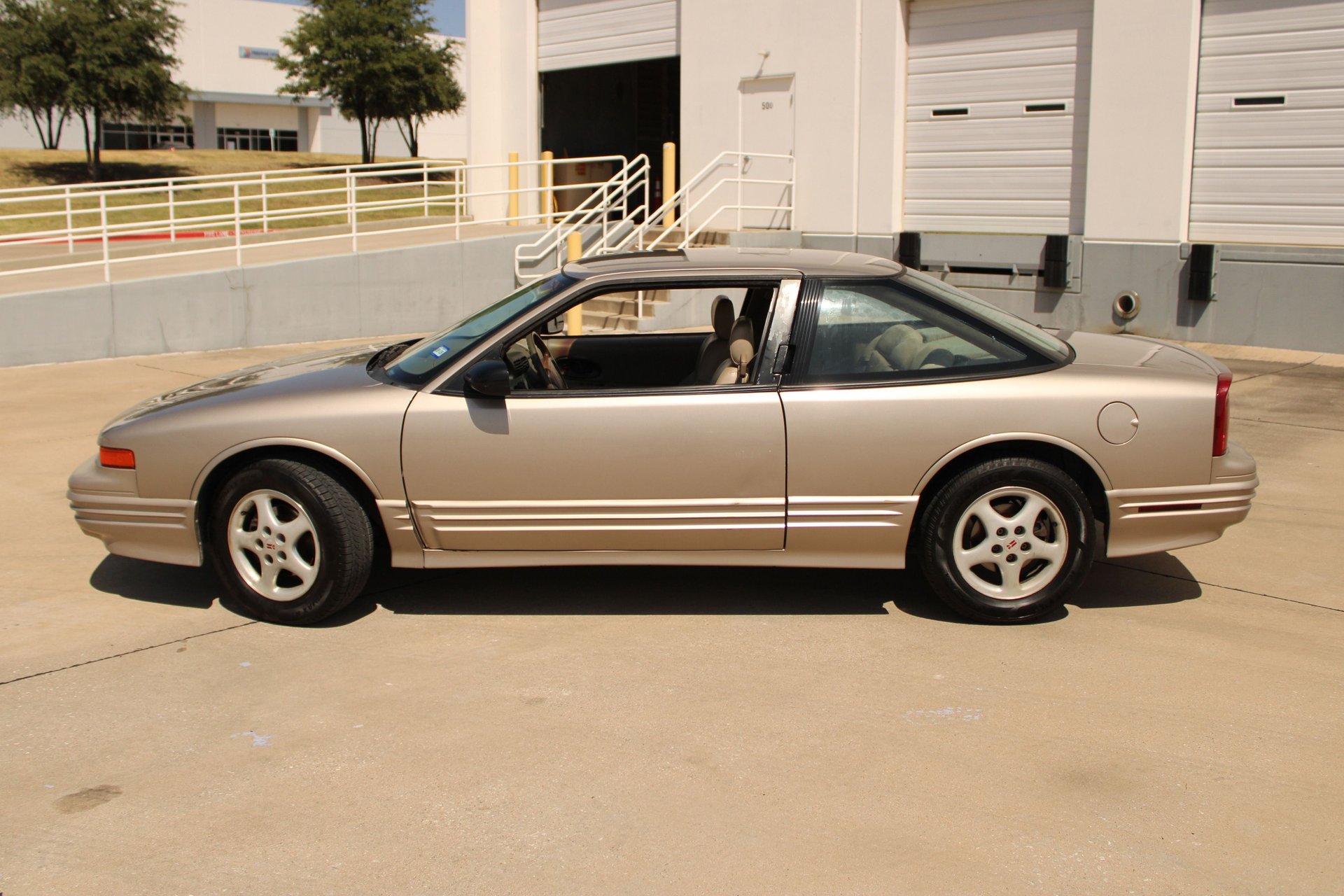 Used 1997 Oldsmobile Cutlass Supreme SL FWD image 5