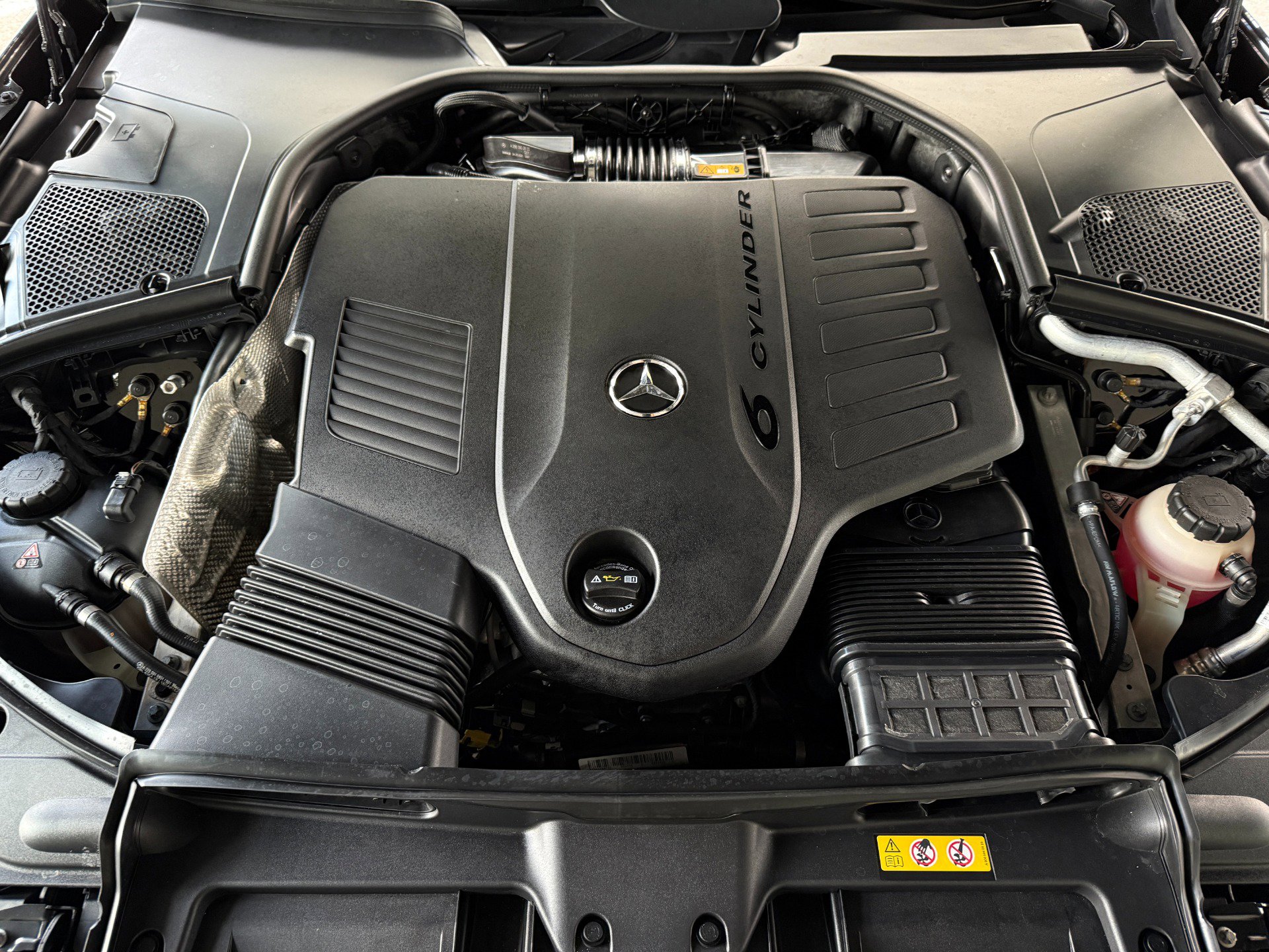 Used 2022 Mercedes-Benz S 500 4MATIC w/ AMG Line Package image 31