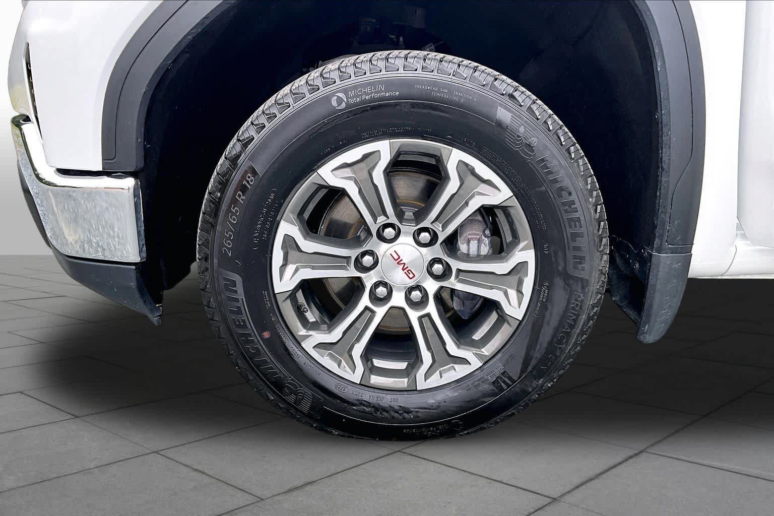 Used 2026 GMC Sierra 1500 SLT AWD/4WD image 11