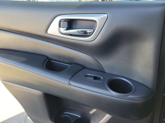 Used 2019 Nissan Pathfinder SV w/ Rock Creek Edition FWD image 22