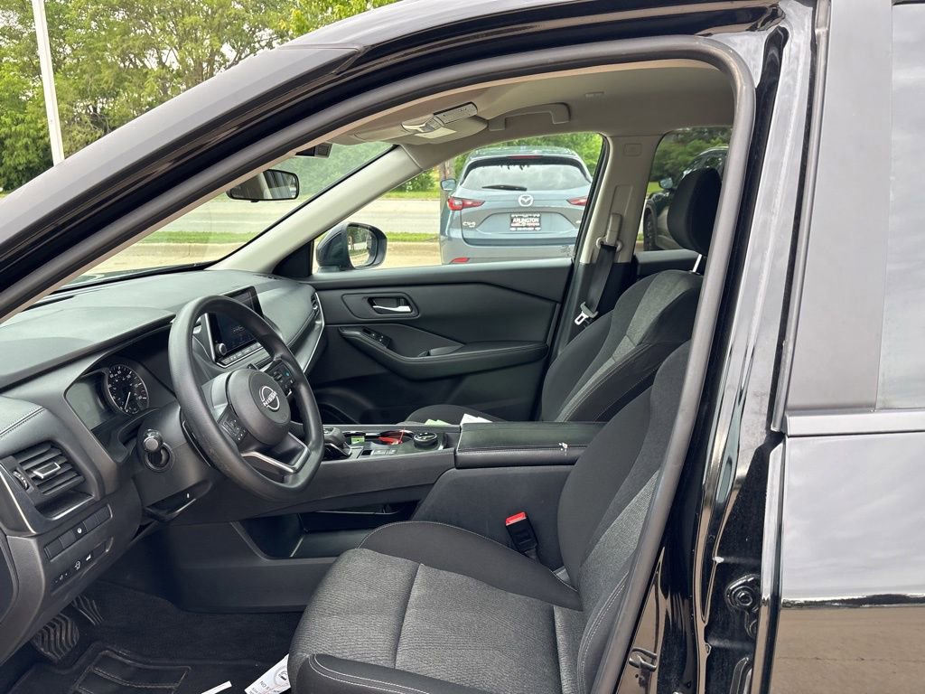 Used 2024 Nissan Rogue SV AWD/4WD image 11