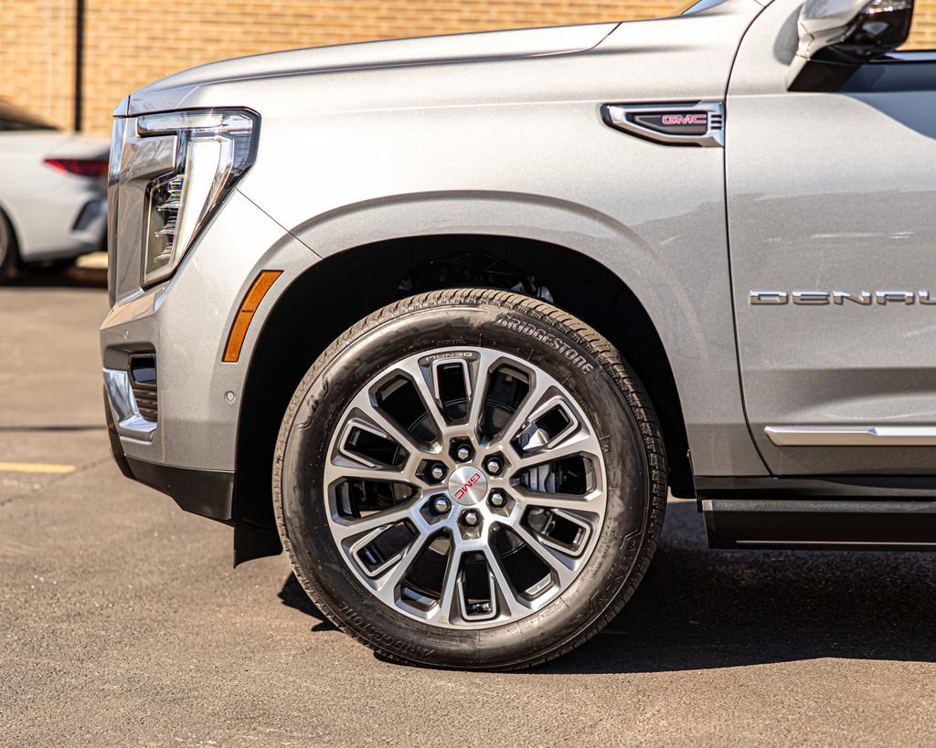 Used 2026 GMC Yukon Denali w/ Sun & Power Step Package image 8