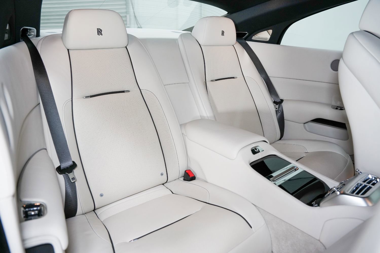 Used 2017 Rolls-Royce Wraith image 32